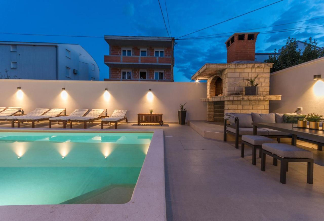 Apartment Pavla With Pool Zadar Exterior photo